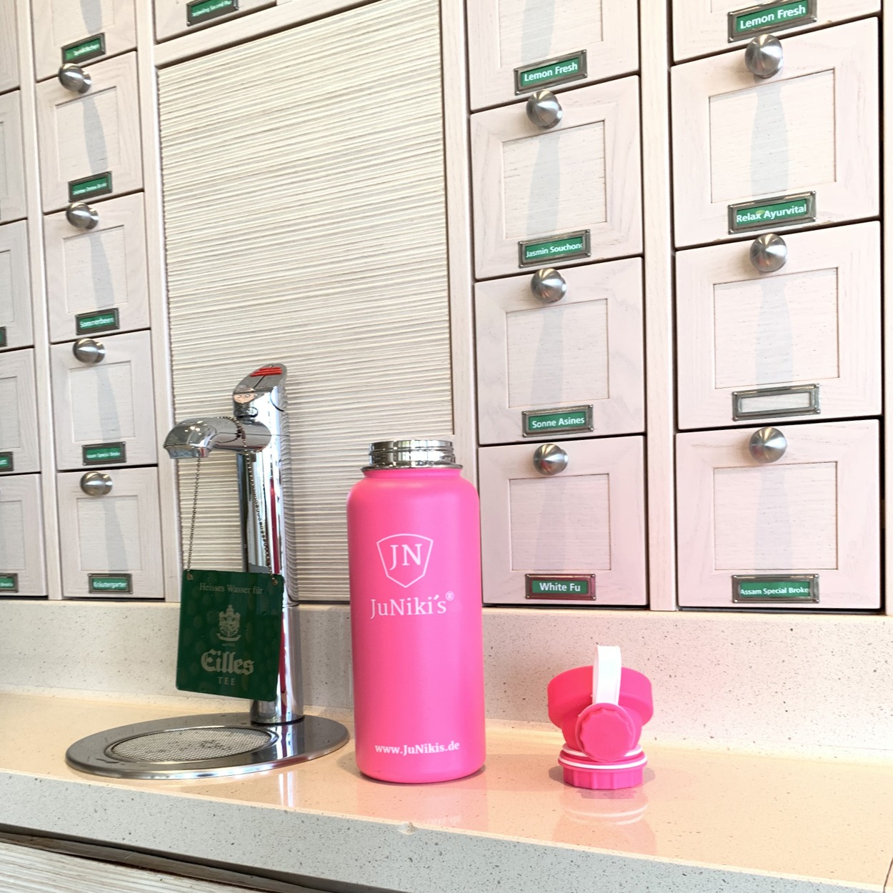 JuNiki´s® @AIDA SPA: Exklusive Trinkflasche aus Edelstahl Vakuum-isoliert 1L Sonderedition Pink Panther